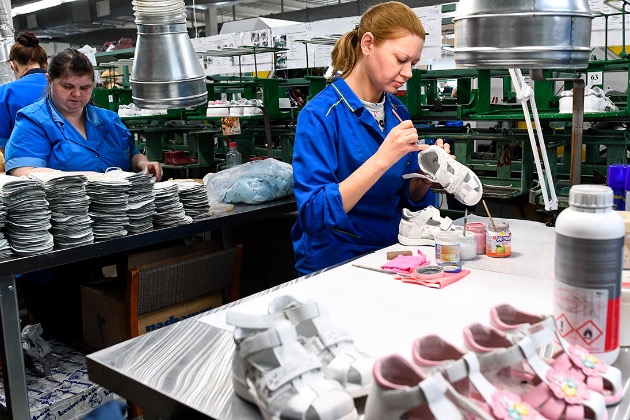 Обувщики заказали аномальное количество меток для маркировки